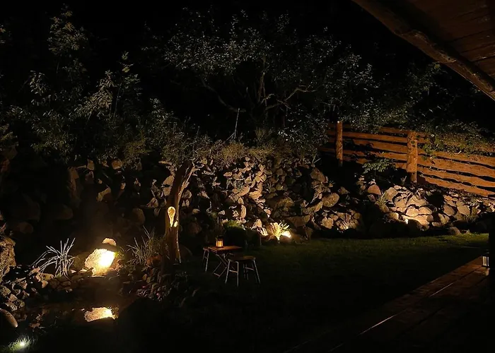 Lyra Hill - Luxury For The Poetry Of Wooden