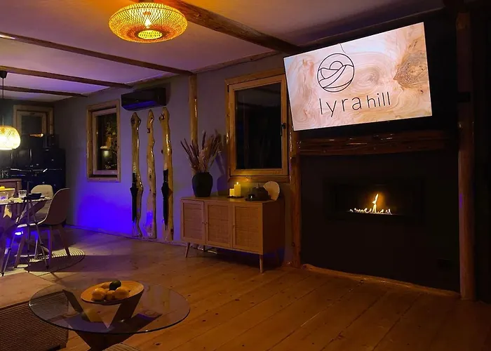 Lyra Hill - Luxury For The Poetry Of Wooden Vilă Nagymaros